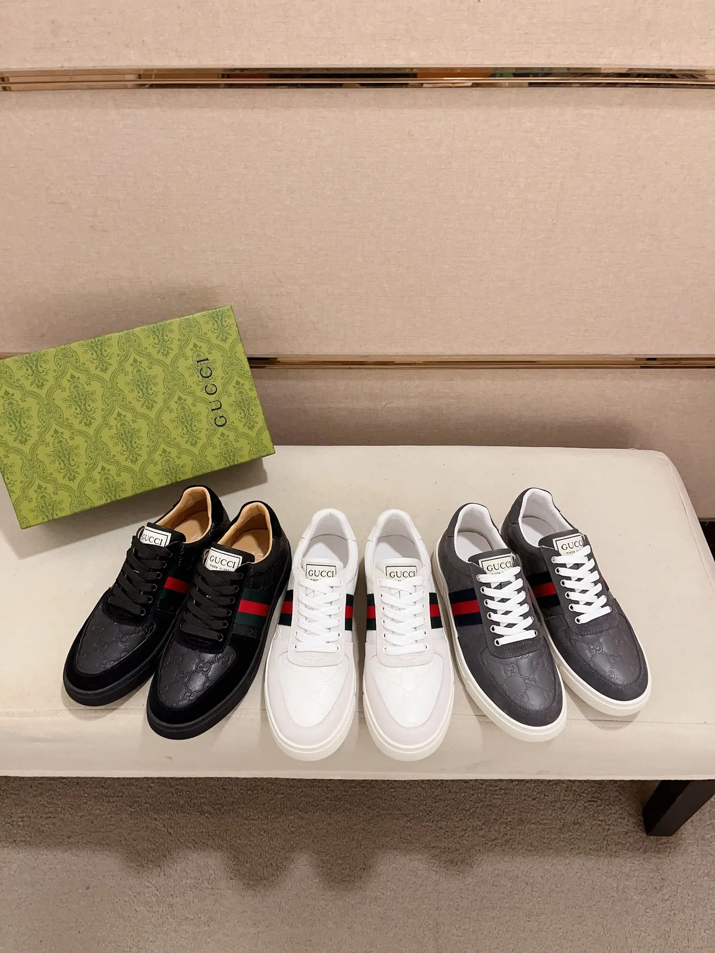 Men's clothing and shoes💰:440💰 (GUCCI) The latest model from the official website 🎁🎁Casual and fashionable men's shoes👟, hot style 💥The version is simple and elegant, exclusive for trendy men. Unique official website latest brand elements 👑Gucci original decoration, fashionable and generous, the fabric is original cowhide ✅sheepskin lining, the official website specifies wear-resistant casual outsole, the classic model is taken in kind at the counter🎬38-44 (45 is not returned or exchanged)